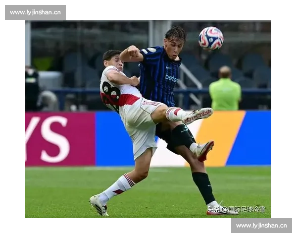 国米锋线新星伤缺世俱杯!皮奥肌肉疲劳无缘战巴西劲旅,弗拉泰西单独训练引战术猜想 国米锋线新星伤缺世俱杯!皮奥肌肉疲劳无缘战巴西劲旅,弗拉泰西单独训练引战术猜想