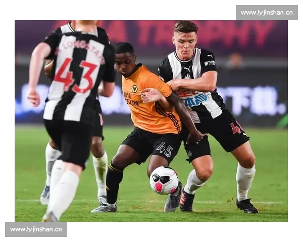 战术风云变幻，谁是英超焦点战的指挥官